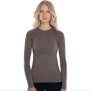 NWOT Anique Crew Shirt in Fossil